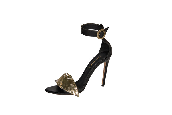 Sandalo in pelle con foglia color oro